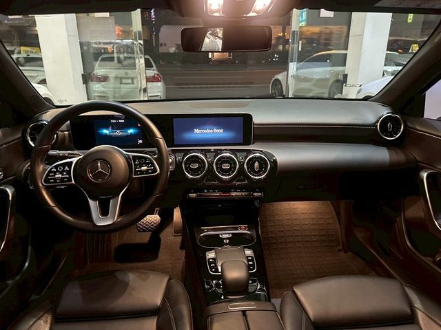 M-BENZ賓士 A200  第5張相片