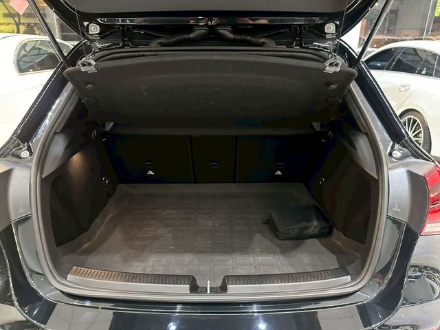 M-BENZ賓士 A200  第16張相片