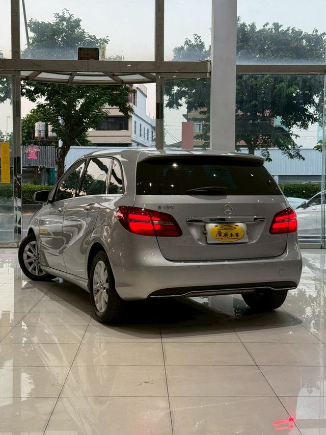 M-BENZ賓士 B180  第2張相片