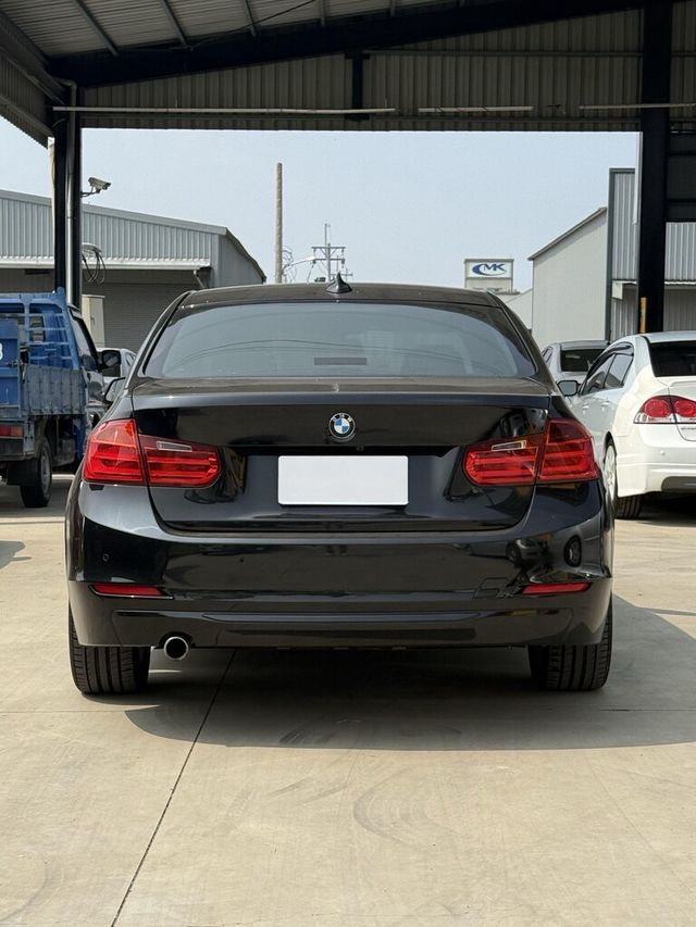 BMW寶馬 318D SEDAN  第4張相片