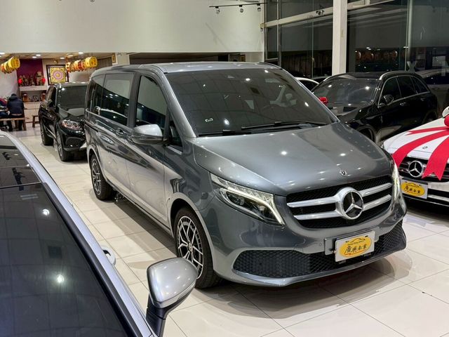 M-BENZ賓士 V220 D  第1張相片