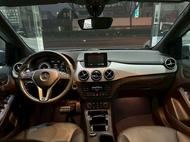 M-BENZ賓士 B200  第5張相片