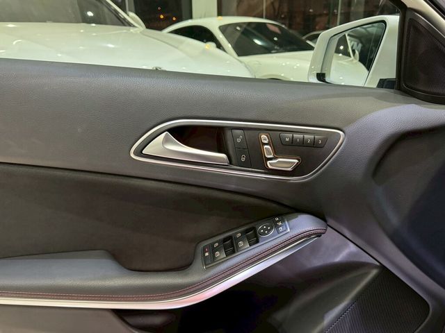 M-BENZ賓士 A180  第13張相片