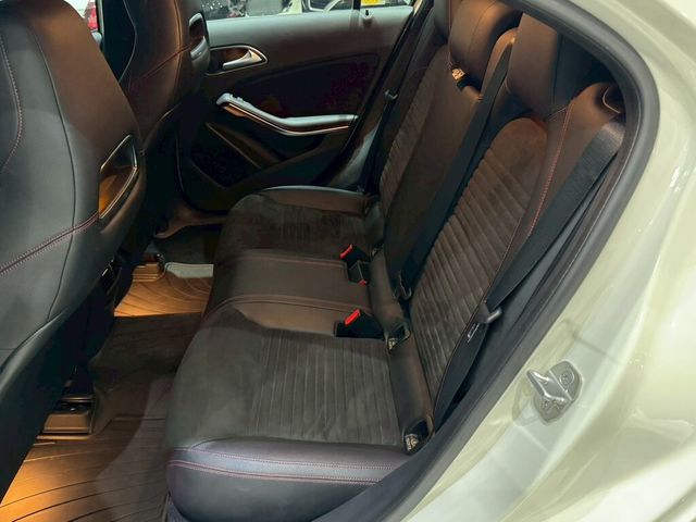 M-BENZ賓士 A180  第18張相片