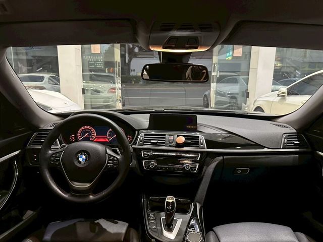 BMW寶馬 320I GT  第5張相片