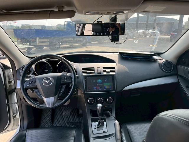 MAZDA馬自達 MAZDA 3  第7張相片