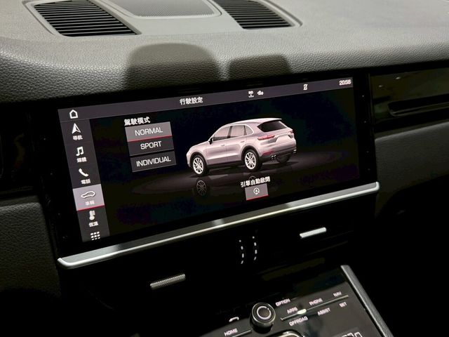 PORSCHE保時捷 CAYENNE  第11張相片