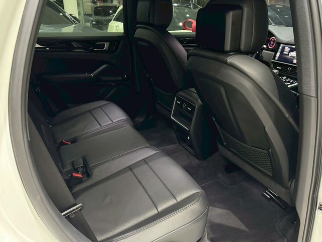 PORSCHE保時捷 CAYENNE  第16張相片