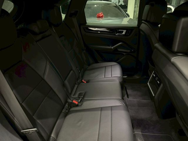 PORSCHE保時捷 CAYENNE  第18張相片