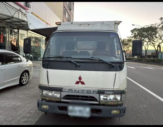 MITSUBISHI三菱 CANTER  第2張相片