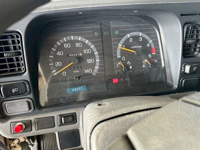 MITSUBISHI三菱 CANTER  第15張相片