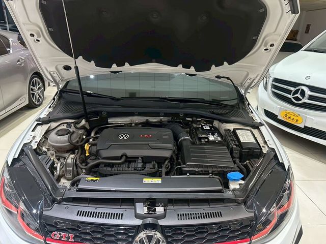 VOLKSWAGEN福斯 GOLF GTI  第7張相片