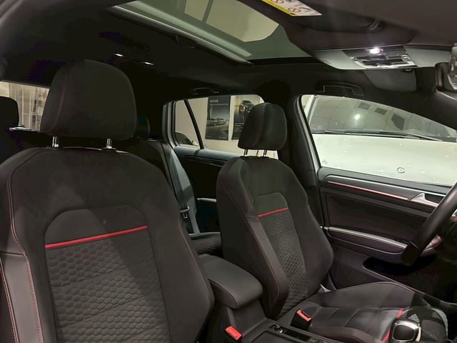 VOLKSWAGEN福斯 GOLF GTI  第11張相片