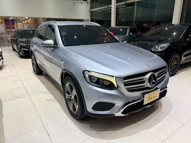 M-BENZ賓士 GLC250  第3張相片