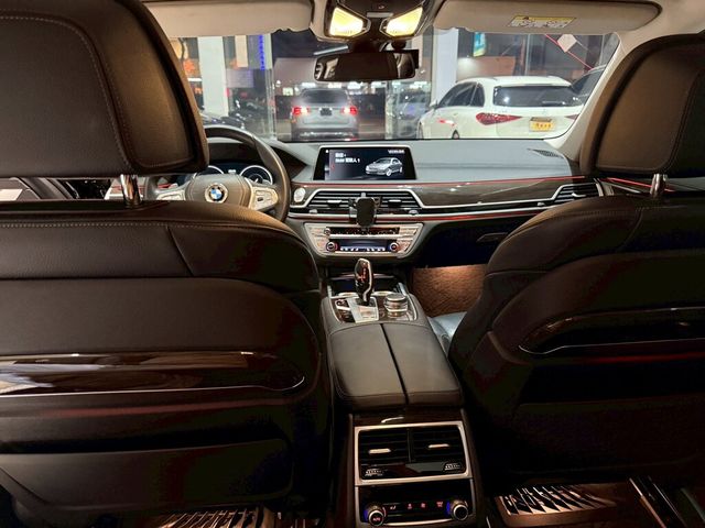 BMW寶馬 730D  第8張相片