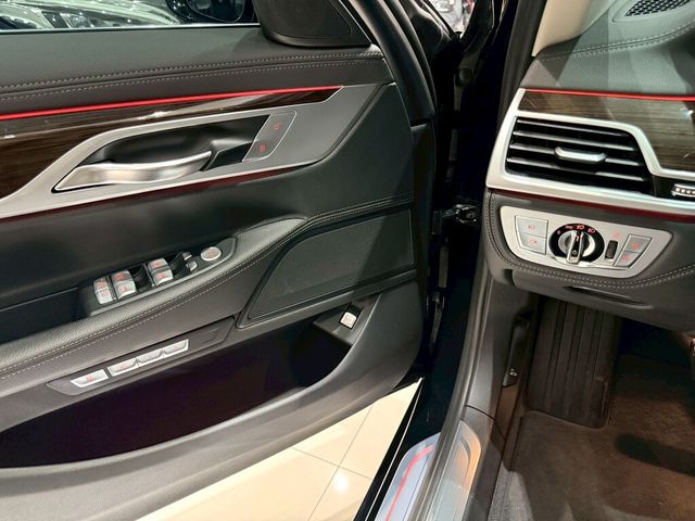 BMW寶馬 730D  第14張相片