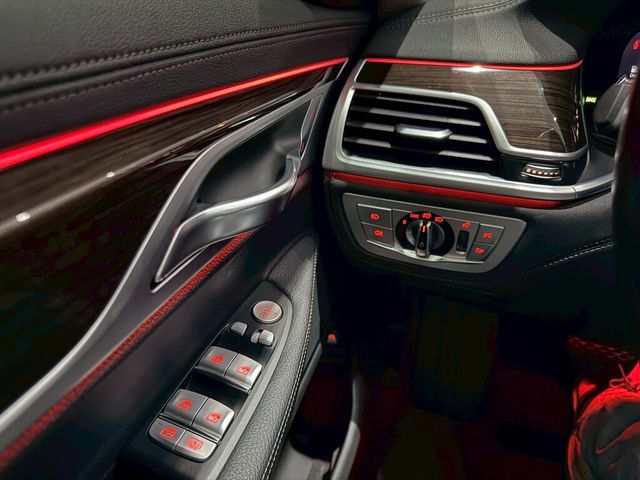 BMW寶馬 730D  第20張相片