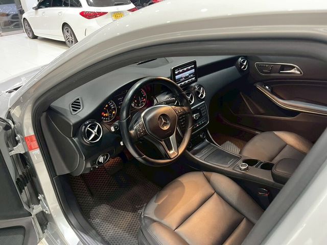 M-BENZ賓士 A180  第10張相片