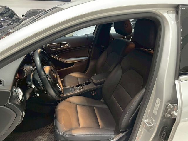 M-BENZ賓士 A180  第11張相片