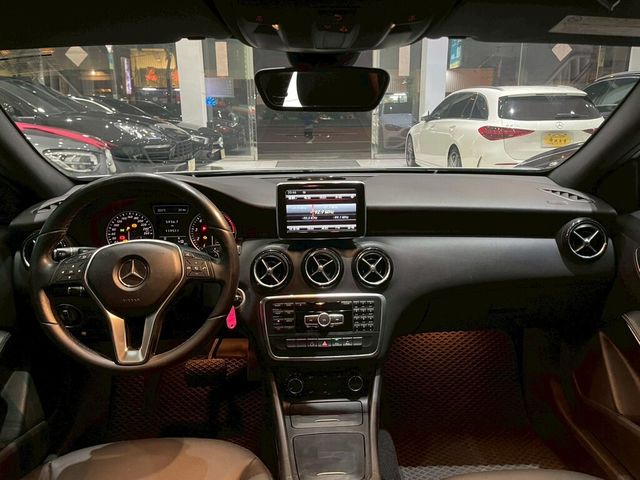 M-BENZ賓士 A180  第12張相片