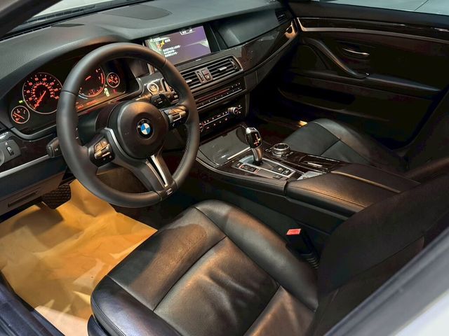 BMW寶馬 528I  第9張相片