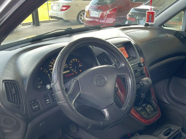 LEXUS凌志 RX300  第7張相片