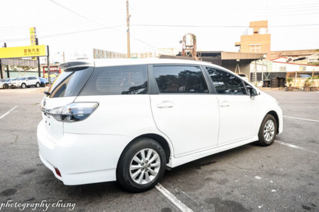 TOYOTA豐田 WISH  第8張相片