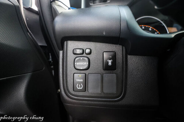 TOYOTA豐田 WISH  第15張相片
