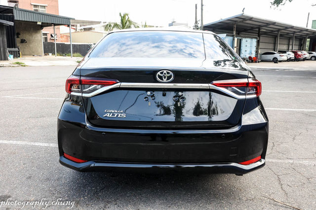 TOYOTA豐田 ALTIS  第2張相片