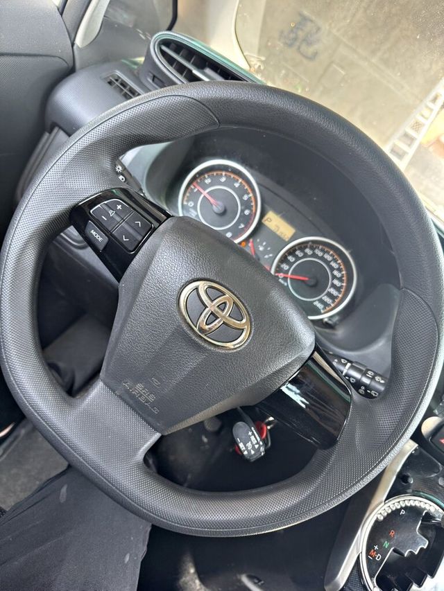 TOYOTA豐田 WISH  第3張相片