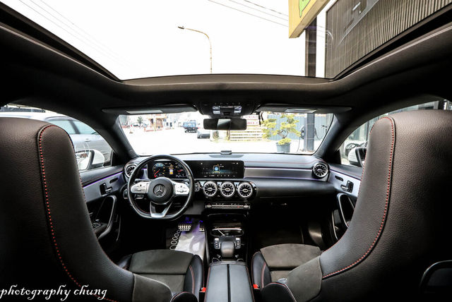 M-BENZ賓士 CLA250  第4張相片