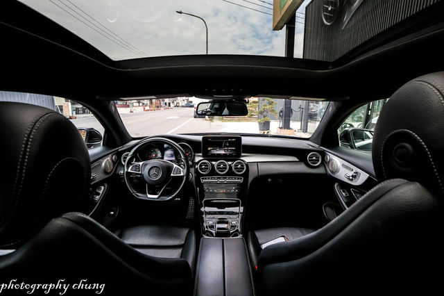 M-BENZ賓士 C300 COUPE  第5張相片