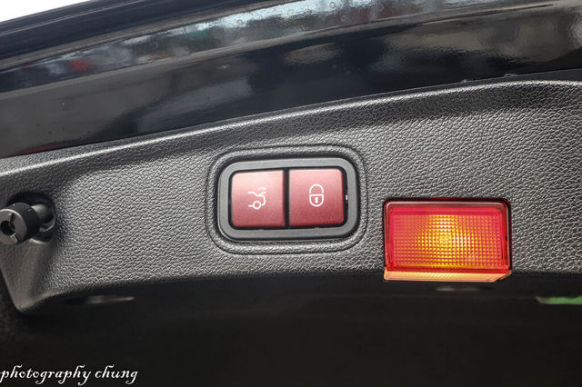 M-BENZ賓士 C300 COUPE  第10張相片