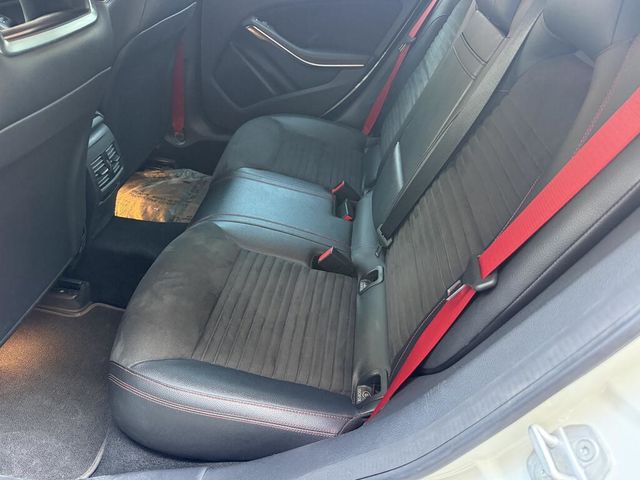 M-BENZ賓士 CLA250  第7張相片