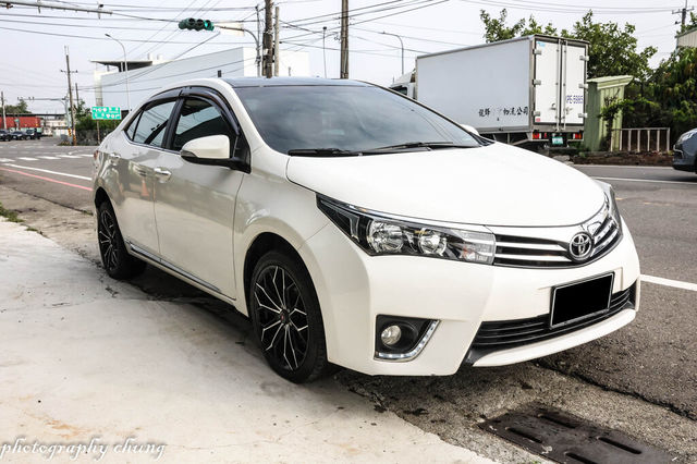 TOYOTA豐田 ALTIS  第4張相片