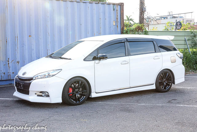 TOYOTA豐田 WISH  第1張相片