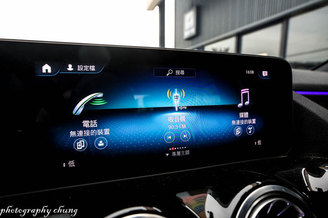 M-BENZ賓士 GLA250  第10張相片