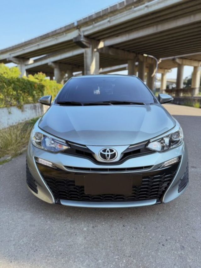 201年大鴨頂級Ｓ版已認證原版件  第3張相片
