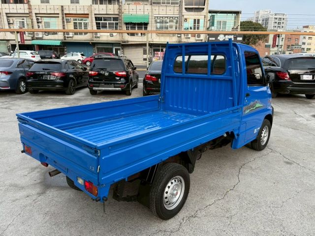 2010 凌厲 車況漂亮免整理 實跑11萬 原版件  第3張相片