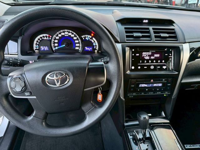 2020 2.0 Camry 原廠保養！原廠認證車！完全不用擔心車況 只賣36.8!  第13張相片