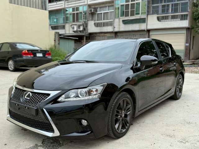 Lexus CT200H 油電混合 適合小資族或是女性喜歡小車最佳首選！  第1張相片