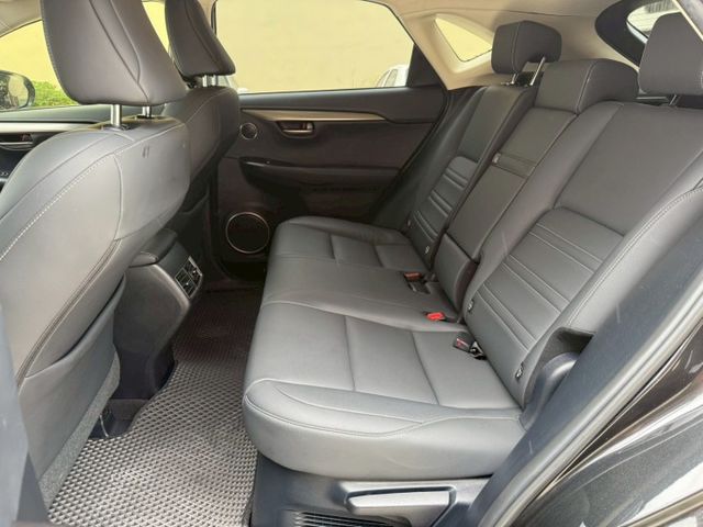 2020 星耀黑 NX200 菁英版 有盲點 360環景 電尾門 定速 電動座椅  第10張相片