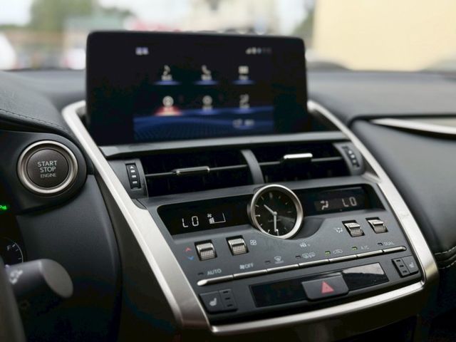 2020 星耀黑 NX200 菁英版 有盲點 360環景 電尾門 定速 電動座椅  第14張相片