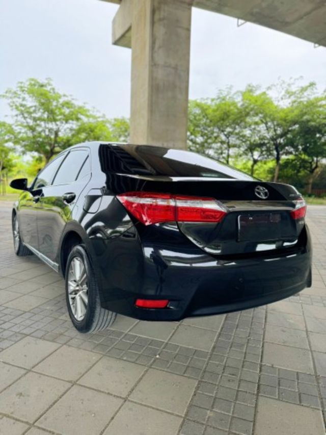 2016 黑 Altis 低里程 里程保證 8萬 提供一年兩萬保固  第6張相片