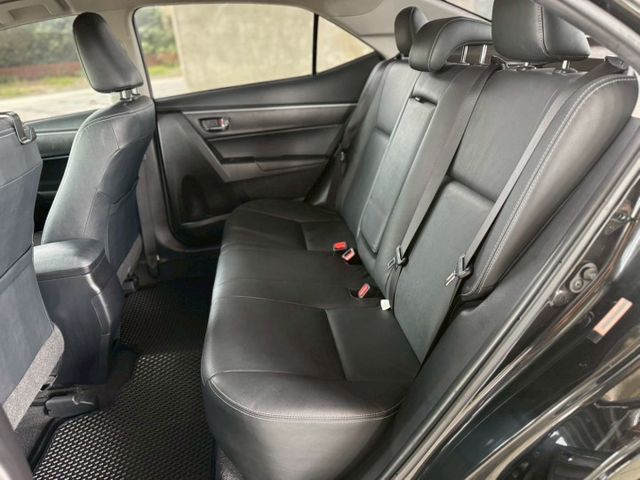 2016 黑 Altis 低里程 里程保證 8萬 提供一年兩萬保固  第9張相片