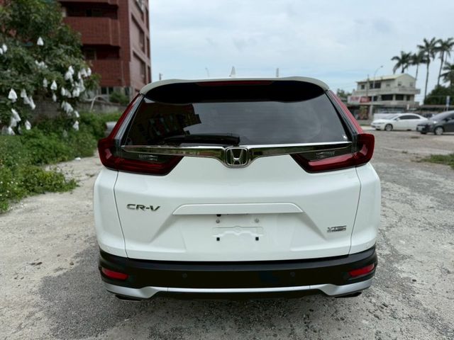 市場熱門車 21年 CR-V VTI-S 無天窗版本 摸門 定速 恆溫 倒車顯影 雷達 電尾門  第6張相片