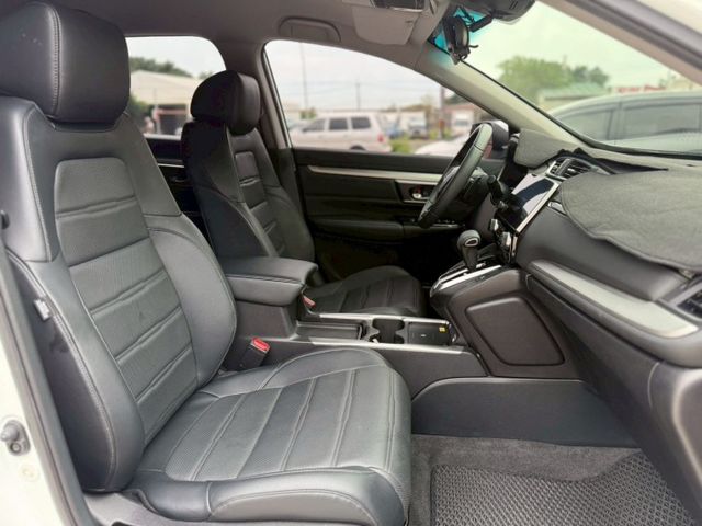 市場熱門車 21年 CR-V VTI-S 無天窗版本 摸門 定速 恆溫 倒車顯影 雷達 電尾門  第9張相片