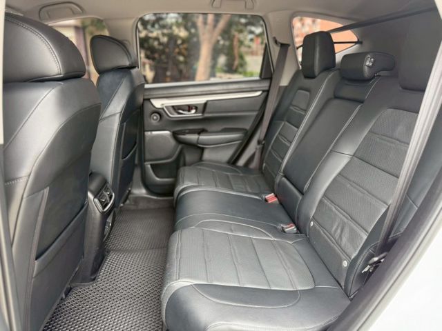 市場熱門車 21年 CR-V VTI-S 無天窗版本 摸門 定速 恆溫 倒車顯影 雷達 電尾門  第10張相片