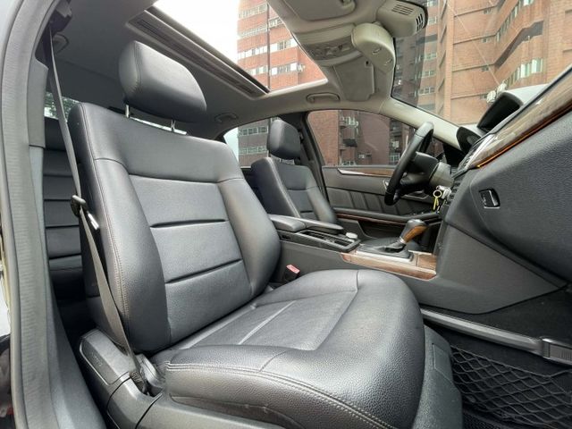 E-CLASS W212  第11張相片
