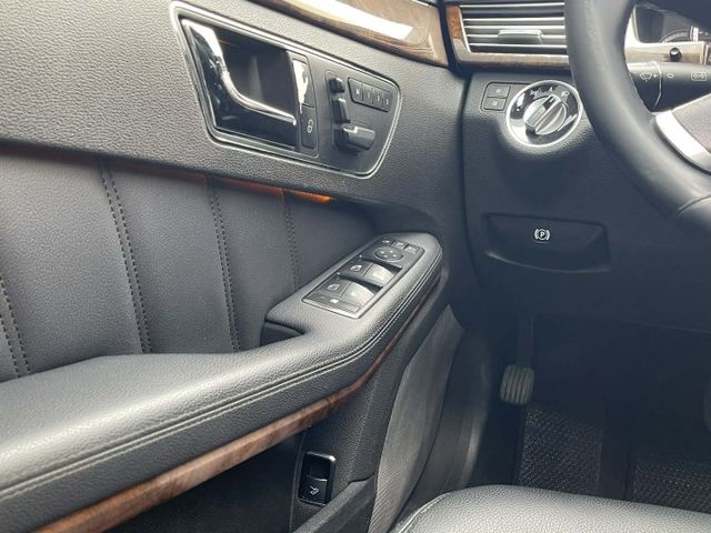 E-CLASS W212  第14張相片